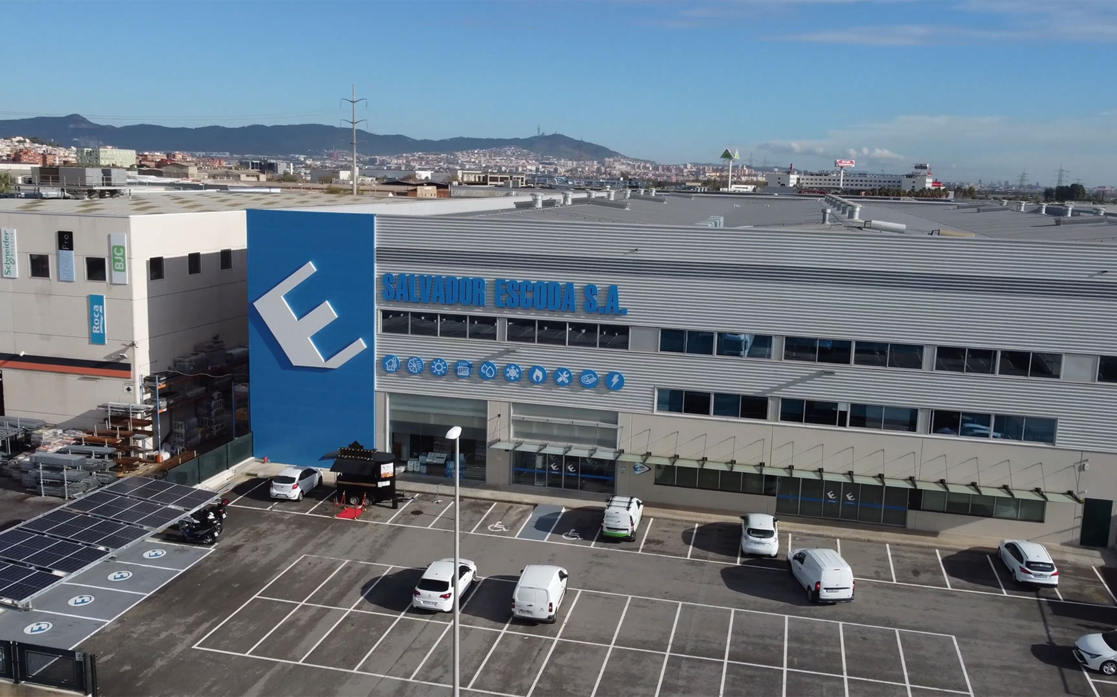Salvador Escoda presenta el seu logístic i EscodaStore de Sant Boi amb un nou vídeo realitzat amb dron